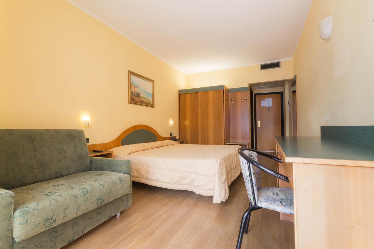 Hotel Lido Gargnano Exterior foto